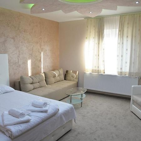 Villa Lunar Lux Kruševac Esterno foto
