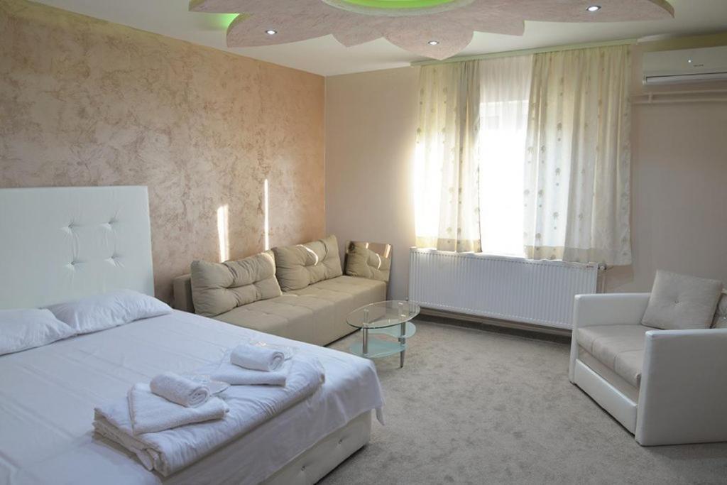 Villa Lunar Lux Kruševac Esterno foto