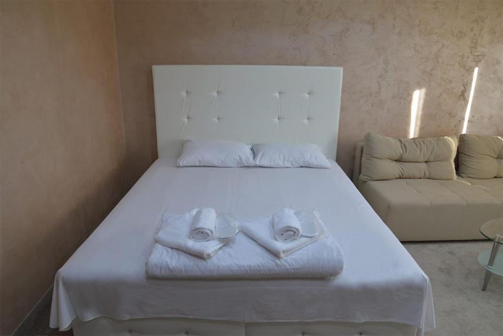 Villa Lunar Lux Kruševac Esterno foto